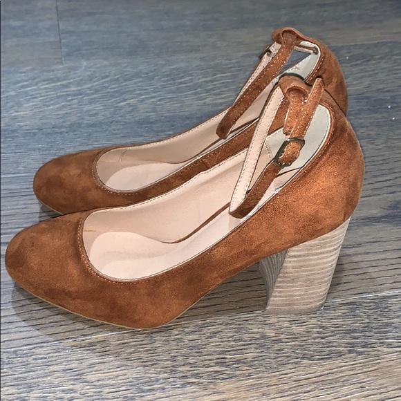 NIB Mi.iM Kylie heels in brown faux suede - Picture 2 of 5